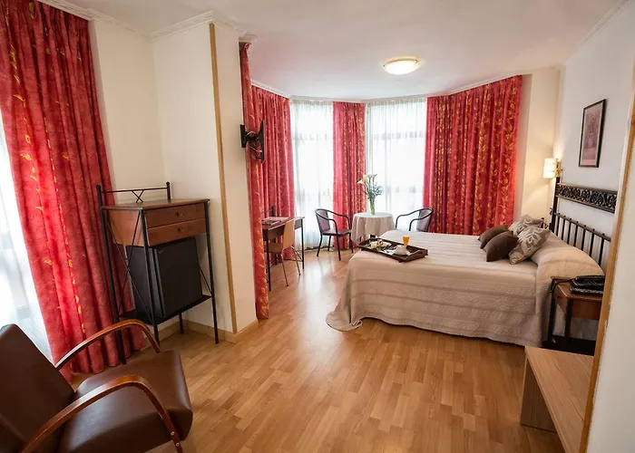 Don Manuel فندق خيخون