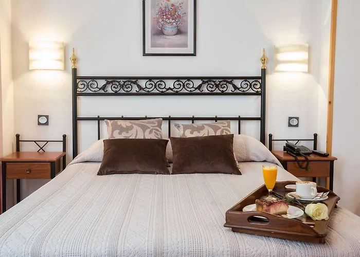 Don Manuel فندق خيخون