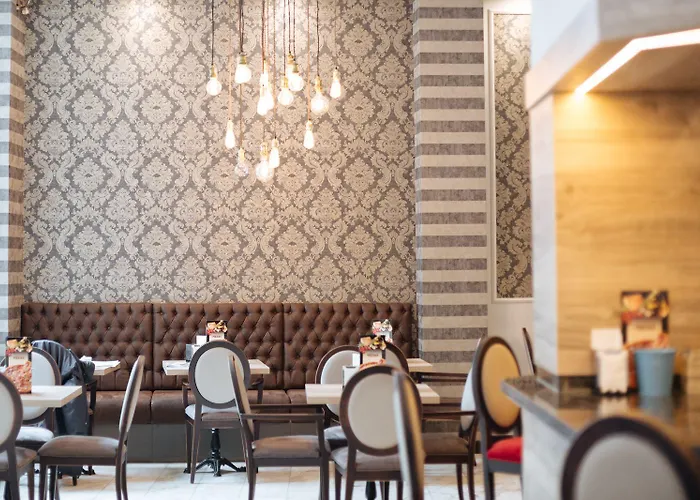 فندق Don Manuel خيخون