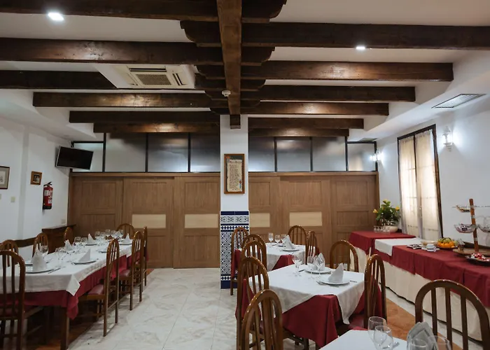 فندق Don Manuel خيخون